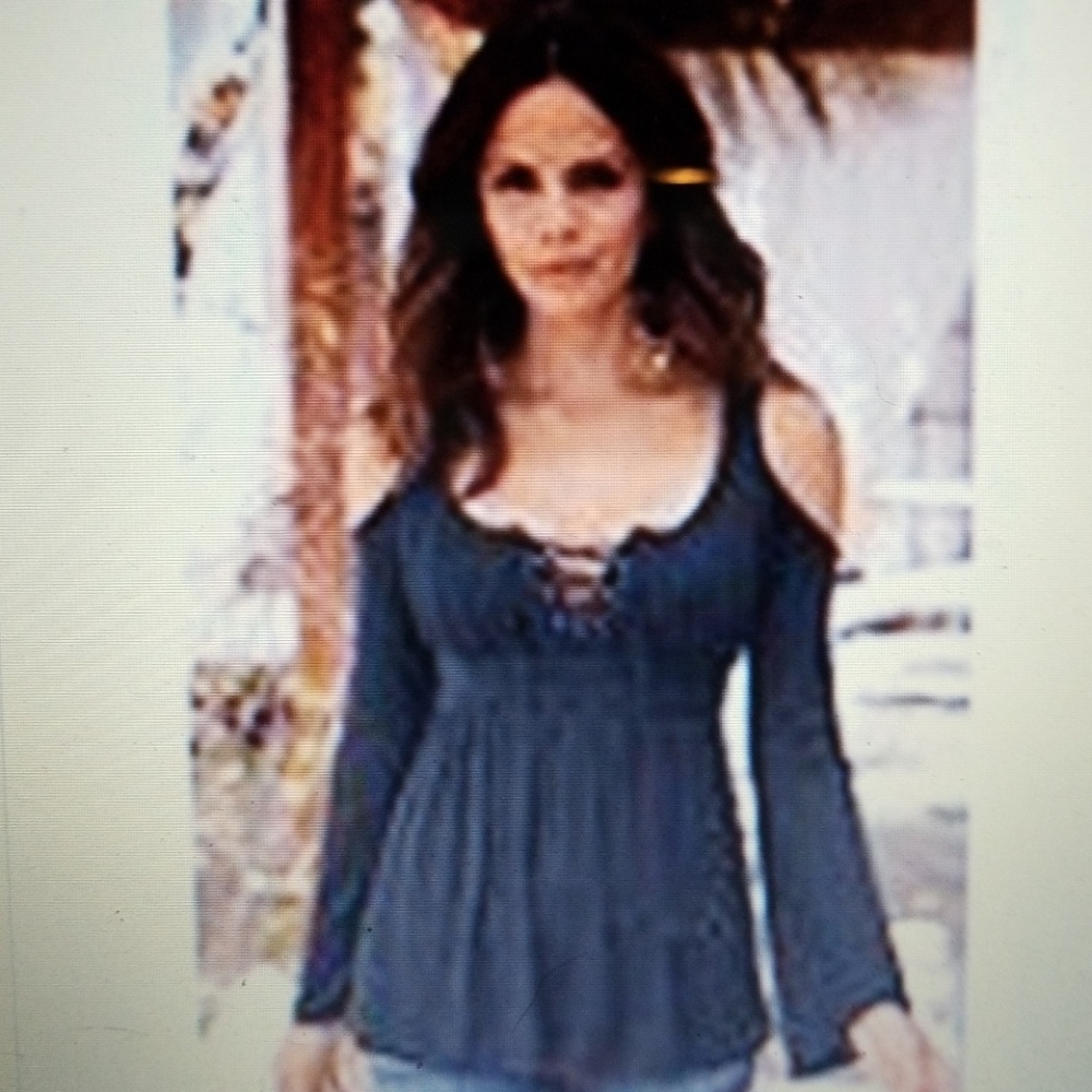 Zanzea, black ,cold shoulder lace up top SZ L NEW